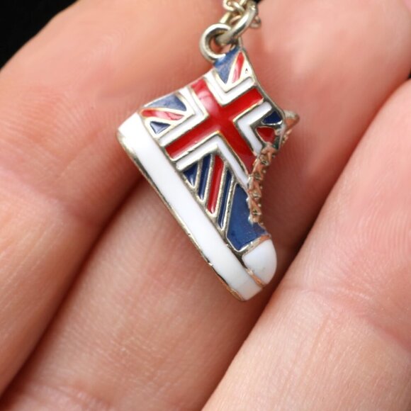 UK British Flag Enamelled Sneaker Shoe Pendant Necklace Gold Metal Band High Top - Picture 4 of 6